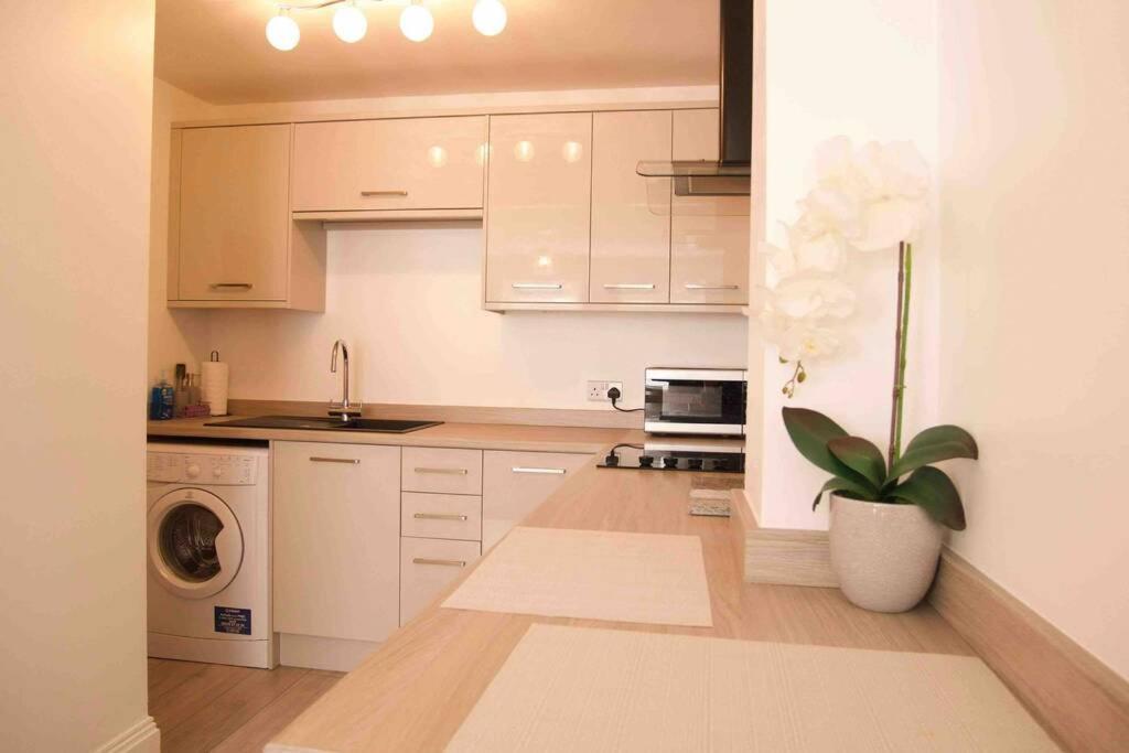 York City Centre, Recently Renovated 2 Bedroom Flat 外观 照片